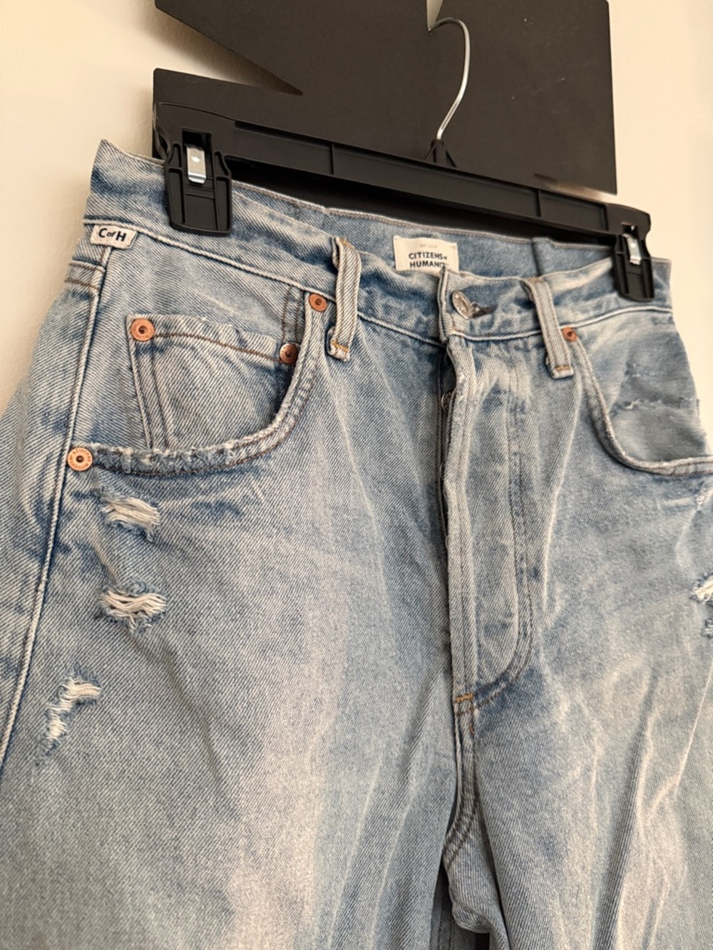 Citizens Of Humanity Distressed Light Wash Miro Barrel Jeans 26 - Picture 2 of 6